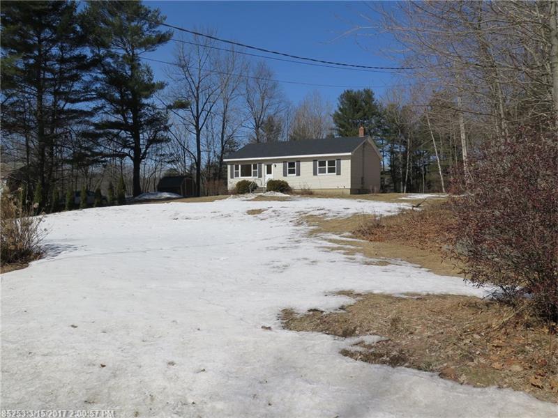 61 Gardiner RD, Whitefield, ME 04353