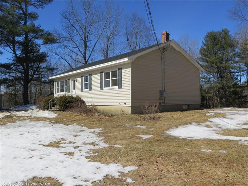 61 Gardiner RD, Whitefield, ME 04353