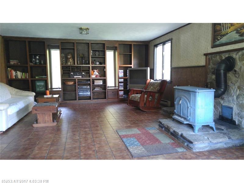77 Cumner RD, Vienna, ME 04360