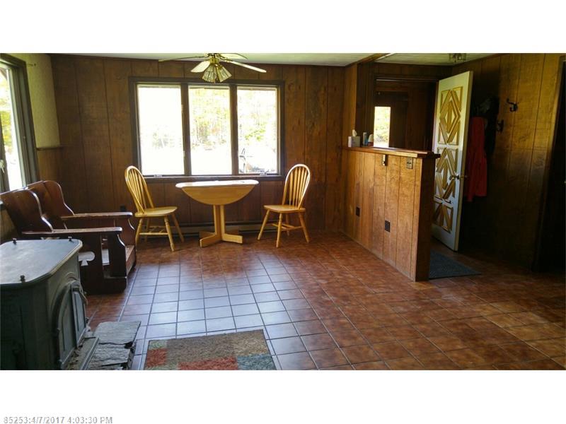 77 Cumner RD, Vienna, ME 04360