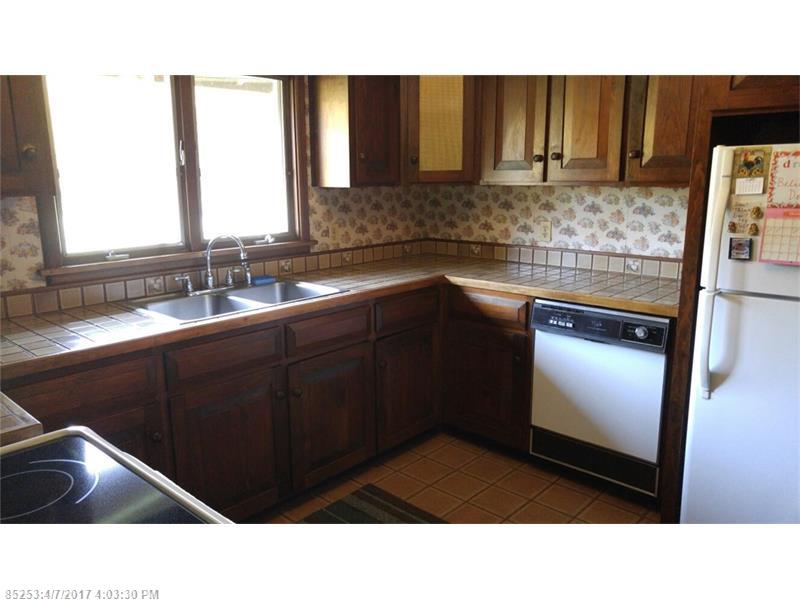 77 Cumner RD, Vienna, ME 04360