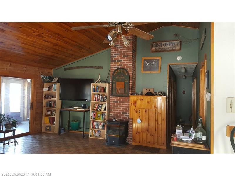 44 Town House RD, Vienna, ME 04360