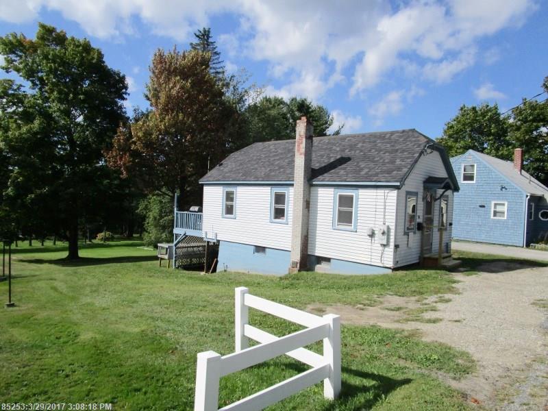 30 Taylor ST, Winthrop, ME 04364