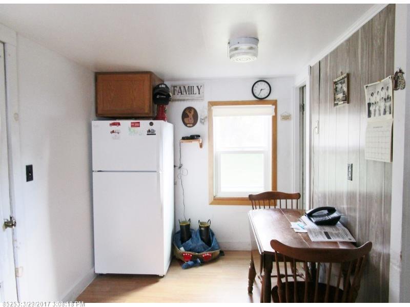 30 Taylor ST, Winthrop, ME 04364