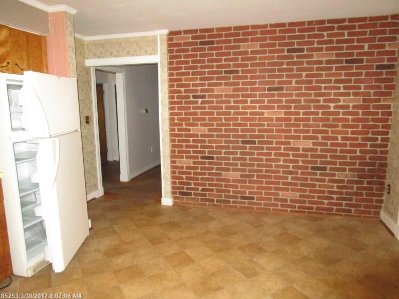 23 Winthrop Center RD, Winthrop, ME 04364