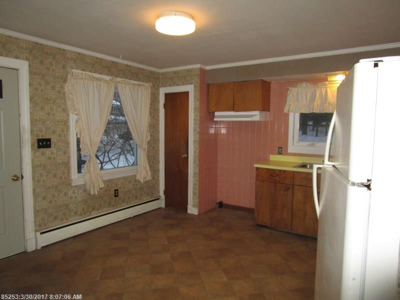 23 Winthrop Center RD, Winthrop, ME 04364
