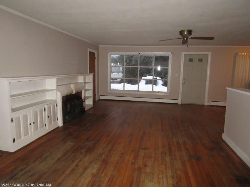 23 Winthrop Center RD, Winthrop, ME 04364