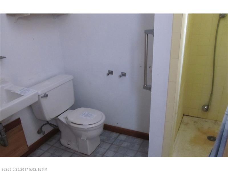 12 Kennebec Place, Bangor, ME 04401