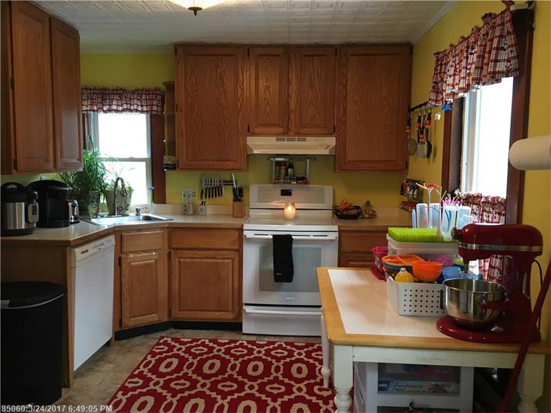 8 Whitney ST, Bangor, ME 04401