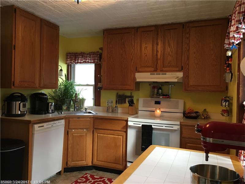8 Whitney ST, Bangor, ME 04401