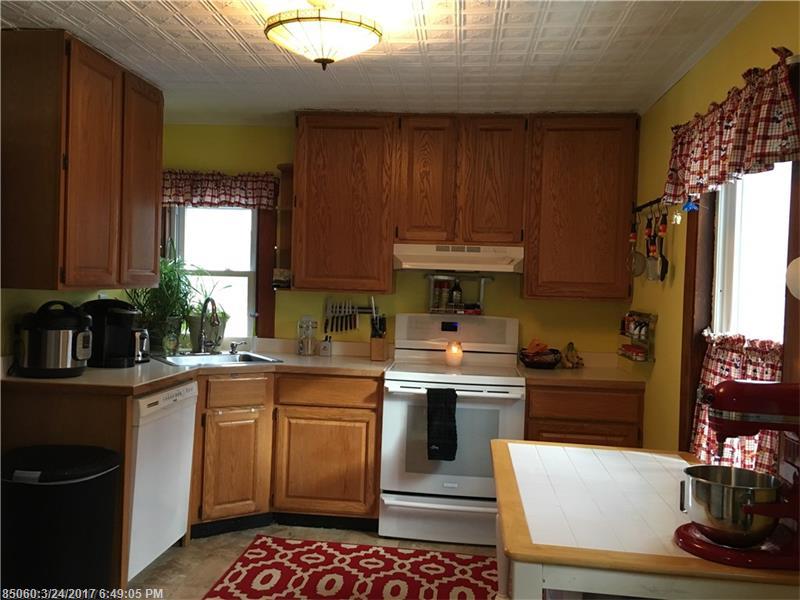 8 Whitney ST, Bangor, ME 04401