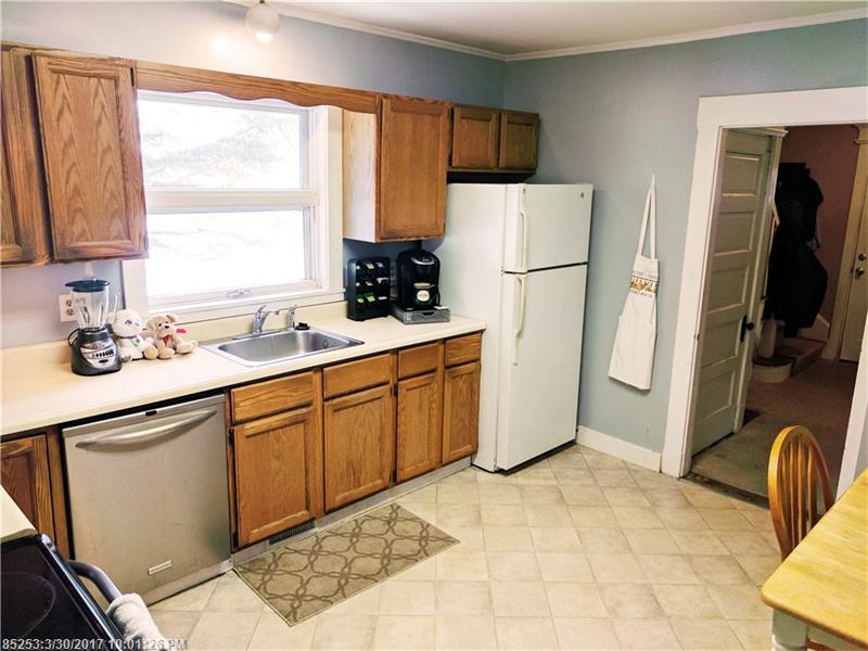 66 Catell ST, Bangor, ME 04401