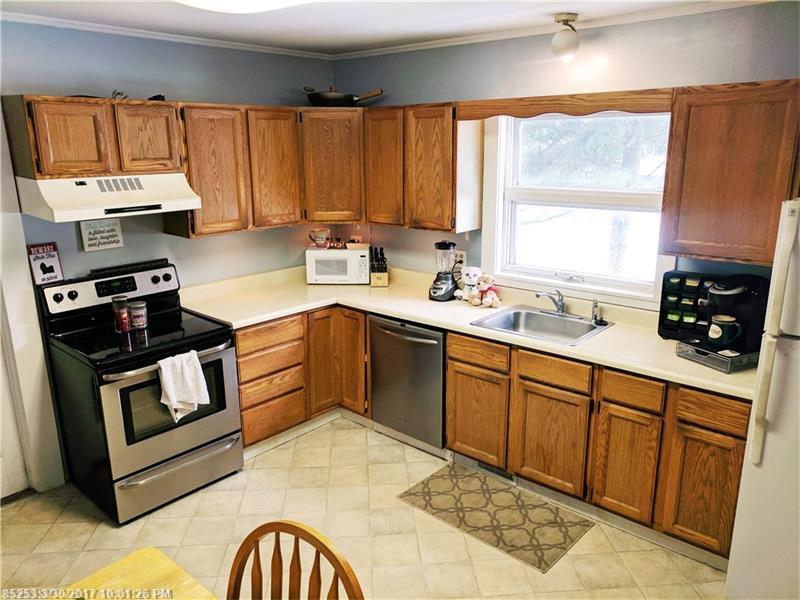 66 Catell ST, Bangor, ME 04401