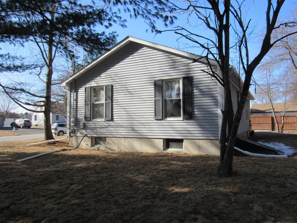 41 Drew Lane, Bangor, ME 04401