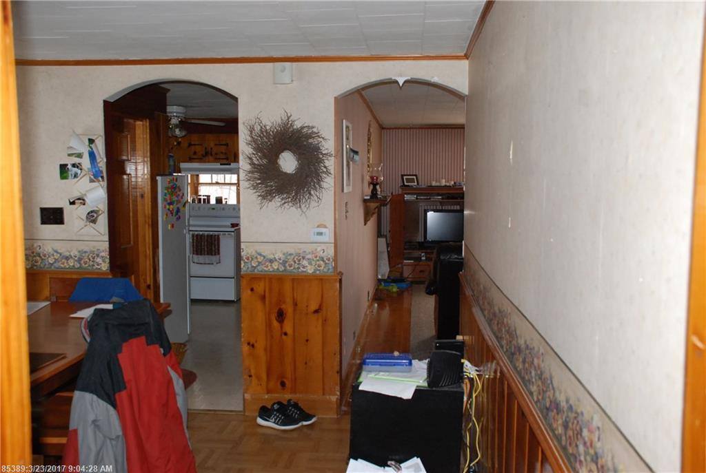 549 Hudson Rd, Glenburn, ME 04401