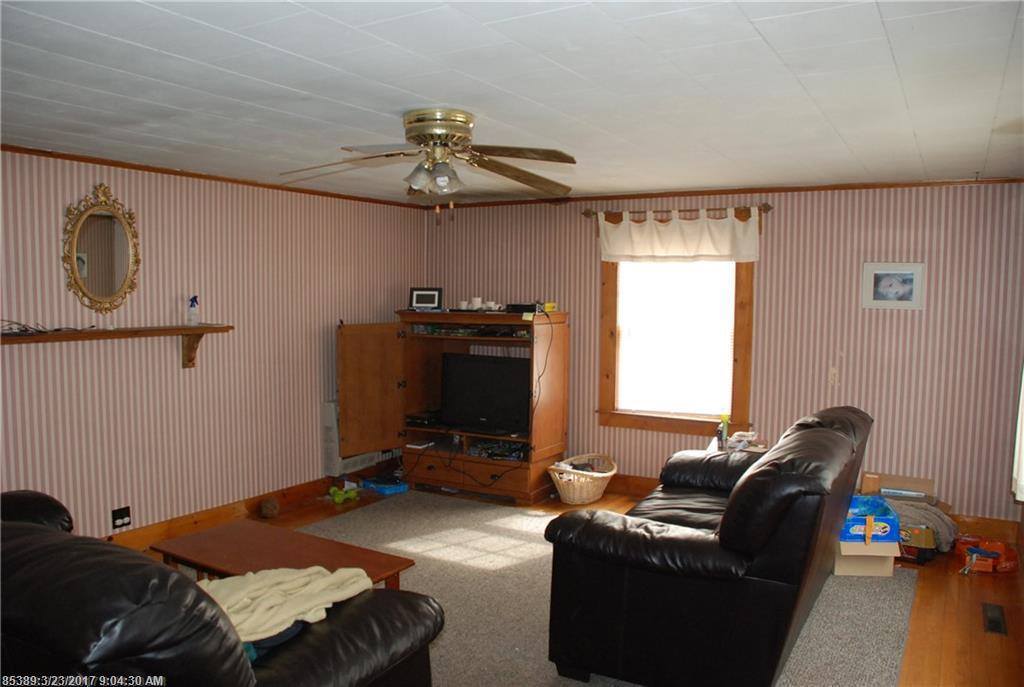 549 Hudson Rd, Glenburn, ME 04401