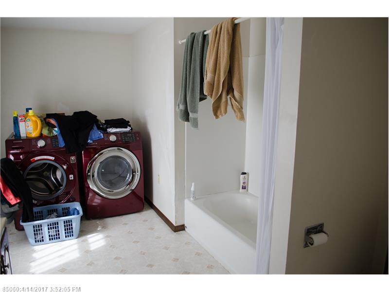 17 Hobson AVE, Veazie, ME 04401