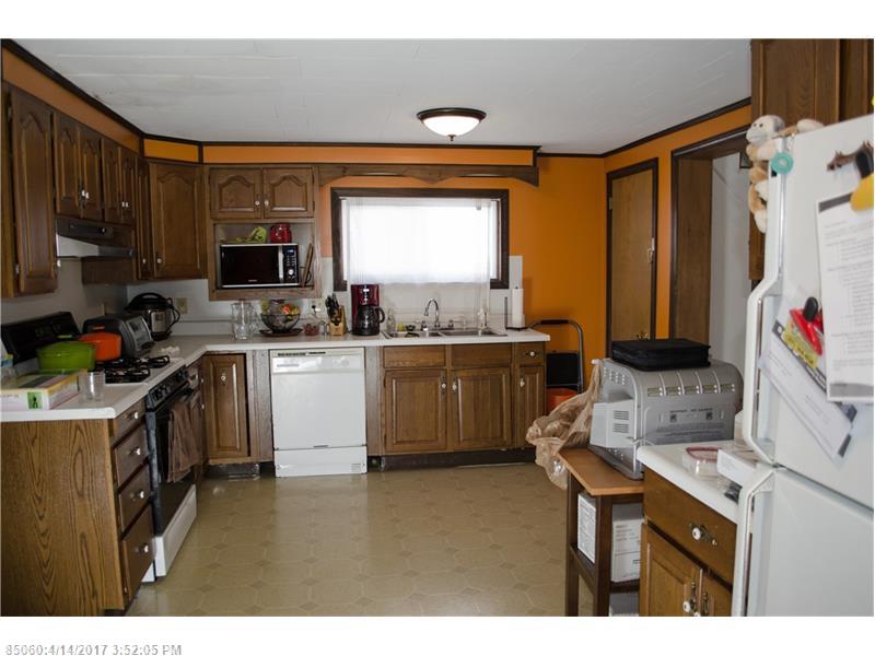 17 Hobson AVE, Veazie, ME 04401