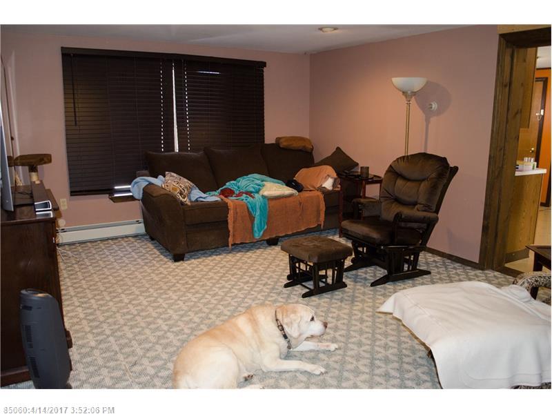 17 Hobson AVE, Veazie, ME 04401