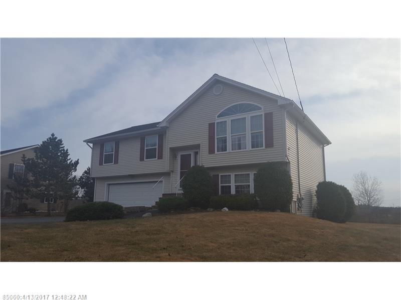32 Lasalle DR, Bangor, ME 04401