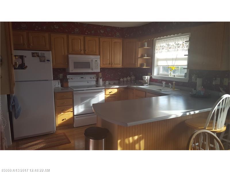 32 Lasalle DR, Bangor, ME 04401