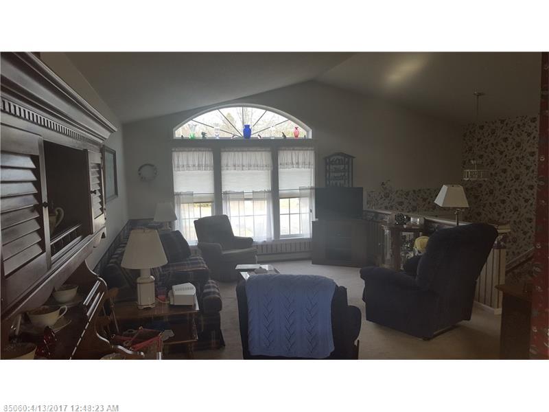 32 Lasalle DR, Bangor, ME 04401