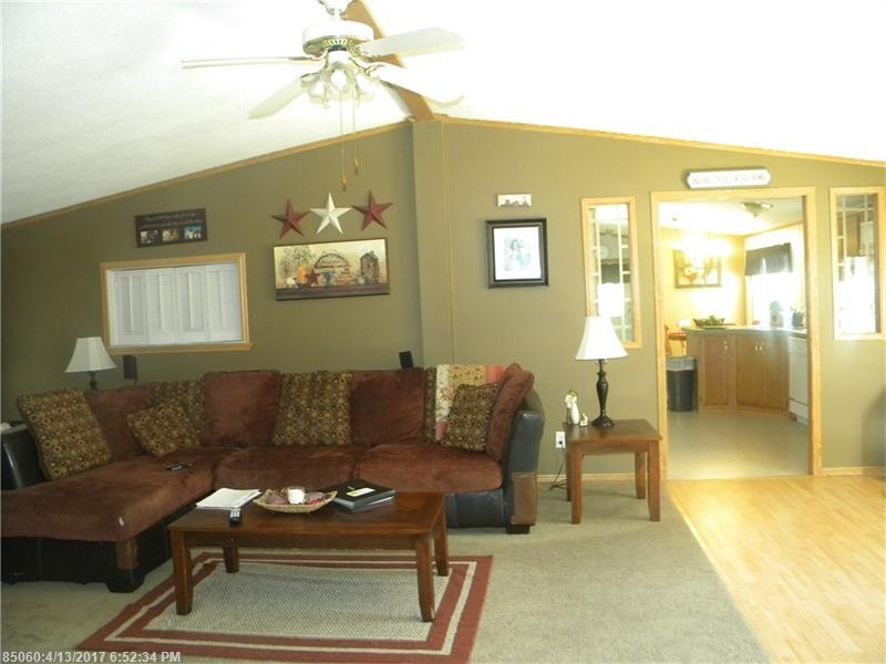 215 Boynton ST, Bradley, ME 04411