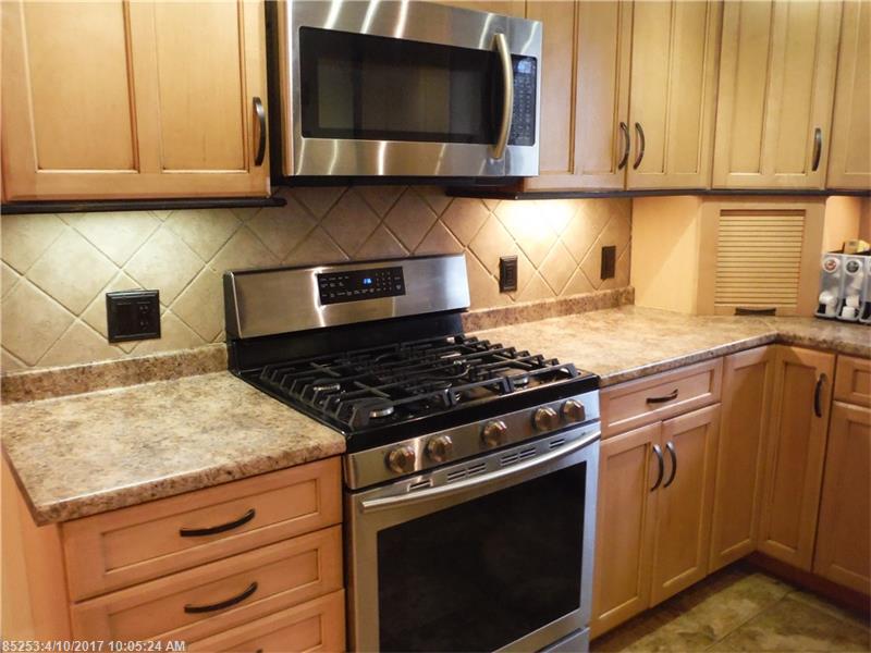 24 Hinks ST, Bucksport, ME 04416