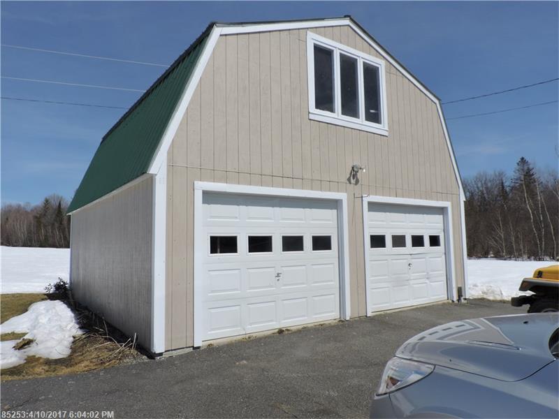 27 Hewett RD, Dover Foxcroft, ME 04426