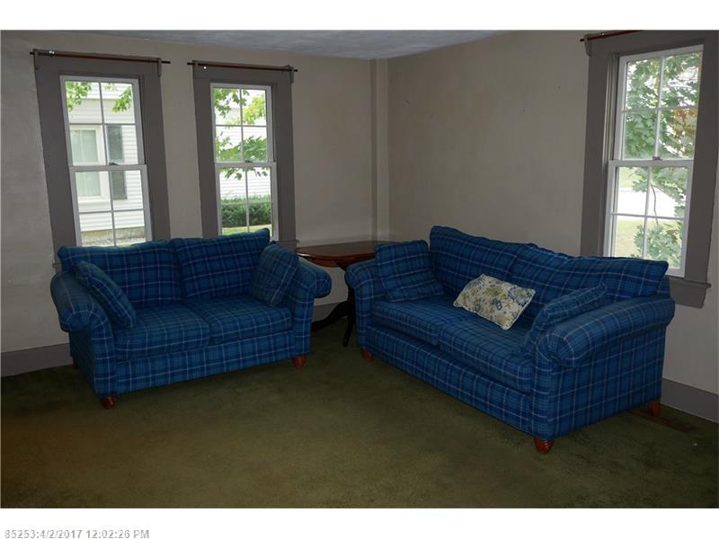 2 Edes AVE, Dover Foxcroft, ME 04426