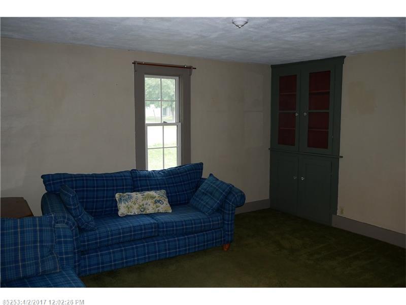 2 Edes AVE, Dover Foxcroft, ME 04426