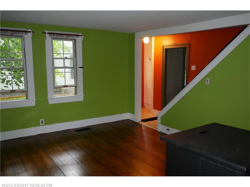 2 Edes AVE, Dover Foxcroft, ME 04426