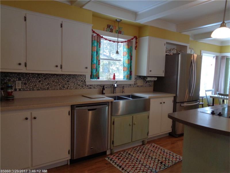 69 Pleasant ST, Dover Foxcroft, ME 04426