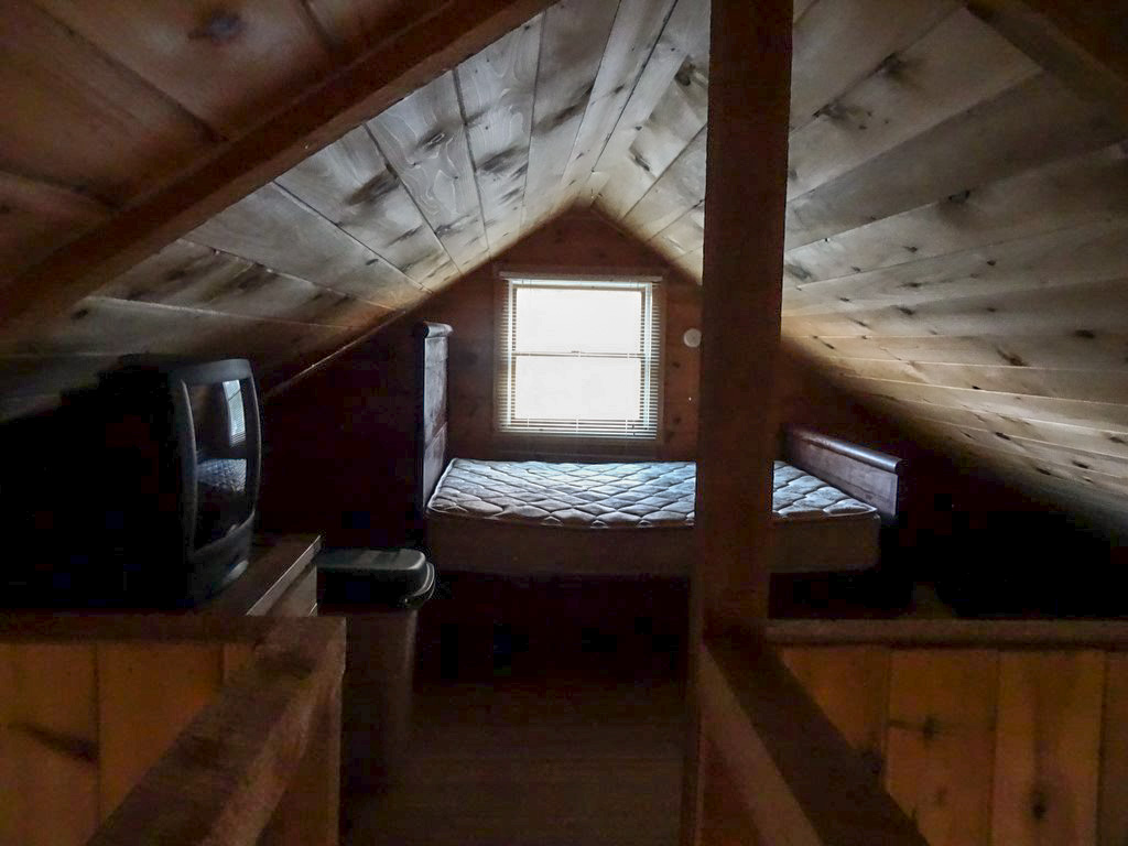 121 Diamond Lane, Corinth, ME 04427