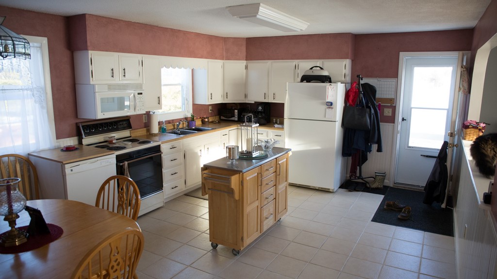 334 Clewleyville Road, Holden, ME 04429