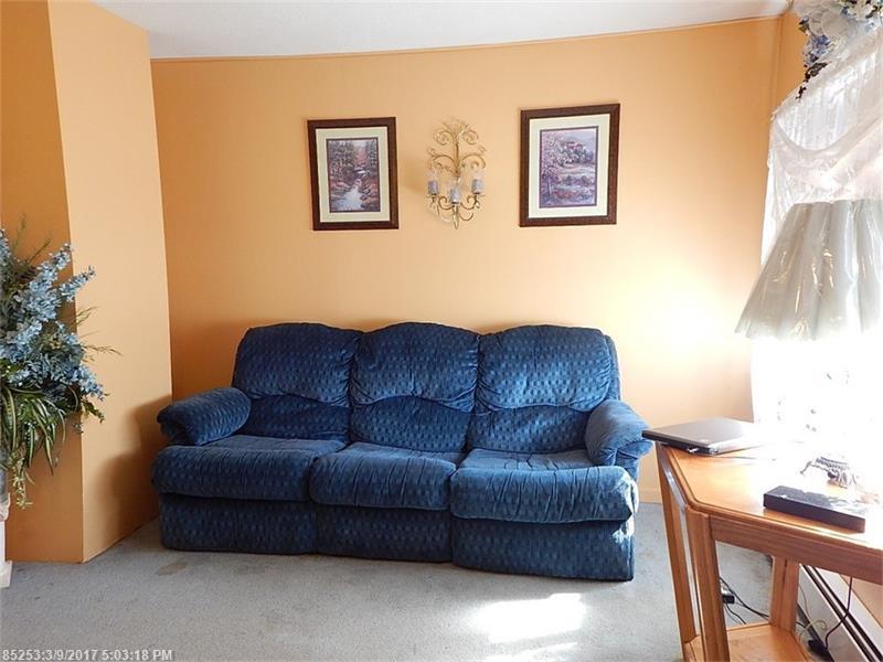 17 Maple ST, East Millinocket, ME 04430