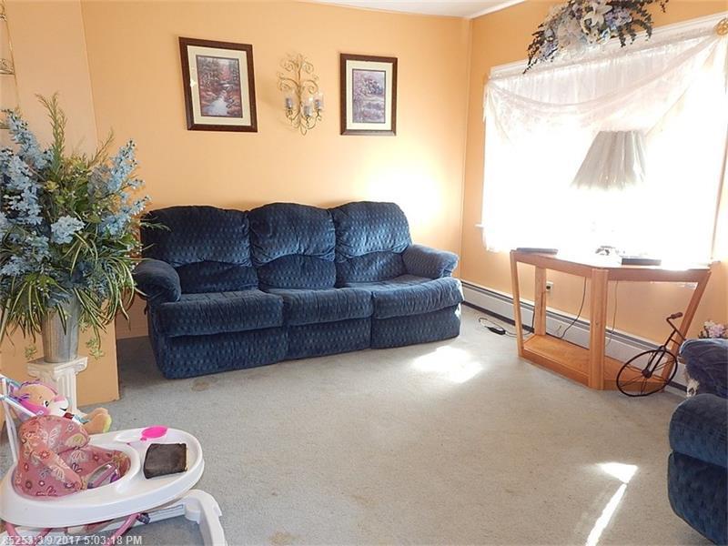 17 Maple ST, East Millinocket, ME 04430