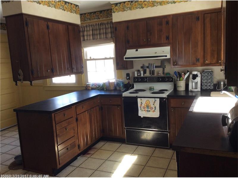 39 Oak ST, Guilford, ME 04443