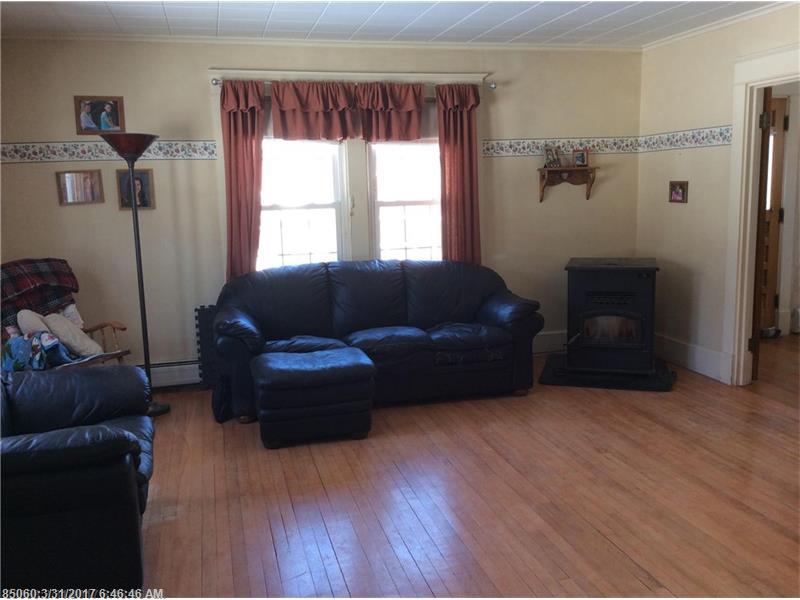 39 Oak ST, Guilford, ME 04443