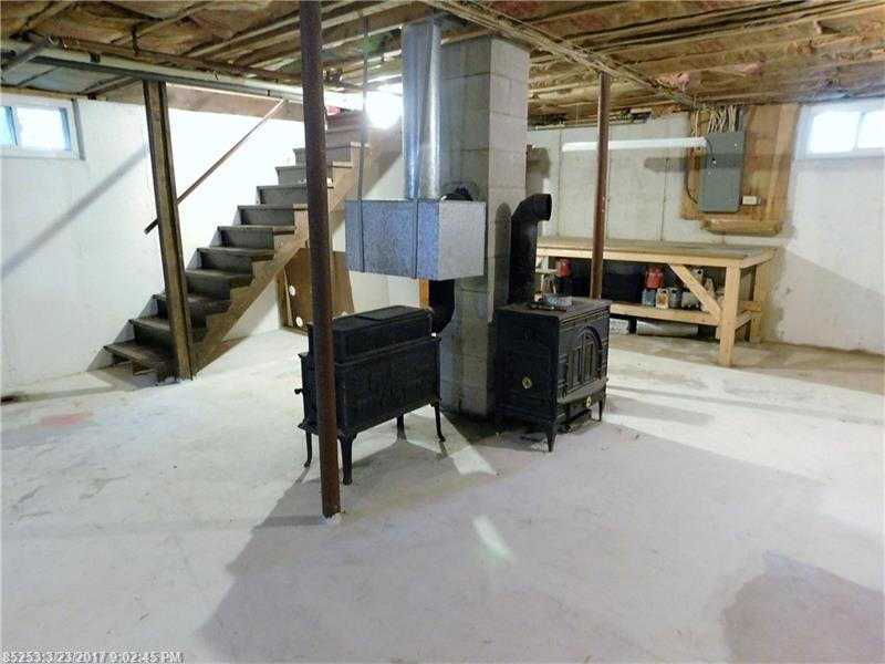 57 Hopkins RD, Hampden, ME 04444