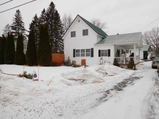 7 Willow Street, Howland, ME 04448