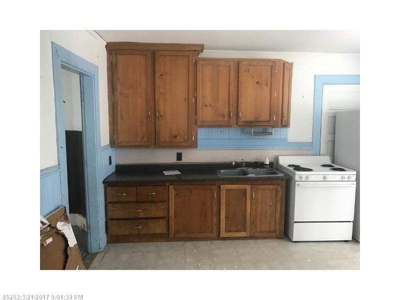 13 Katadin AVE, Lincoln, ME 04457
