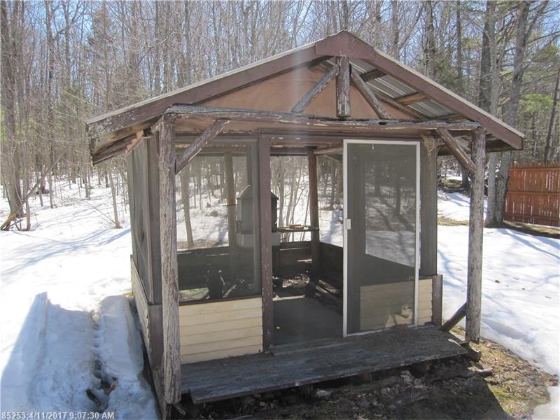156 Enfield RD, Lincoln, ME 04457