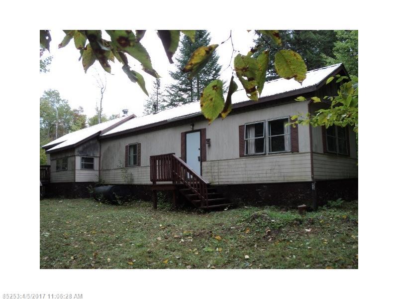 43 Ludden LN, Lincoln, ME 04457