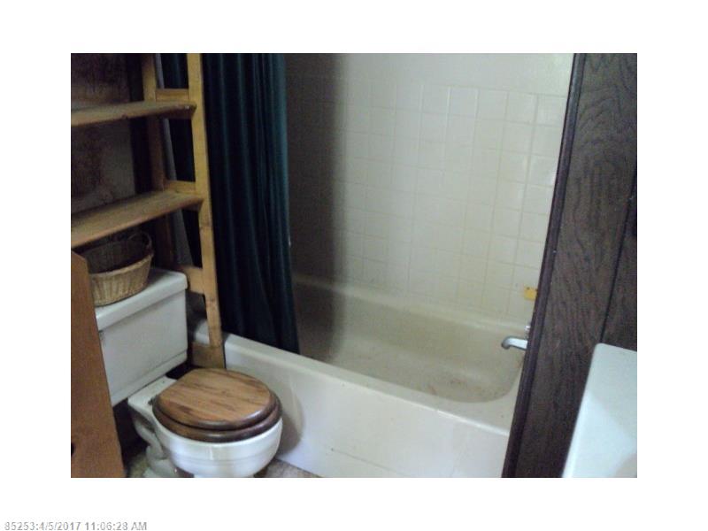 43 Ludden LN, Lincoln, ME 04457