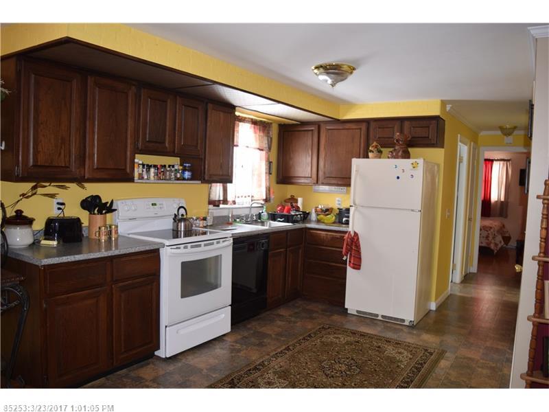 23 Warsaw CIR, Lincoln, ME 04457