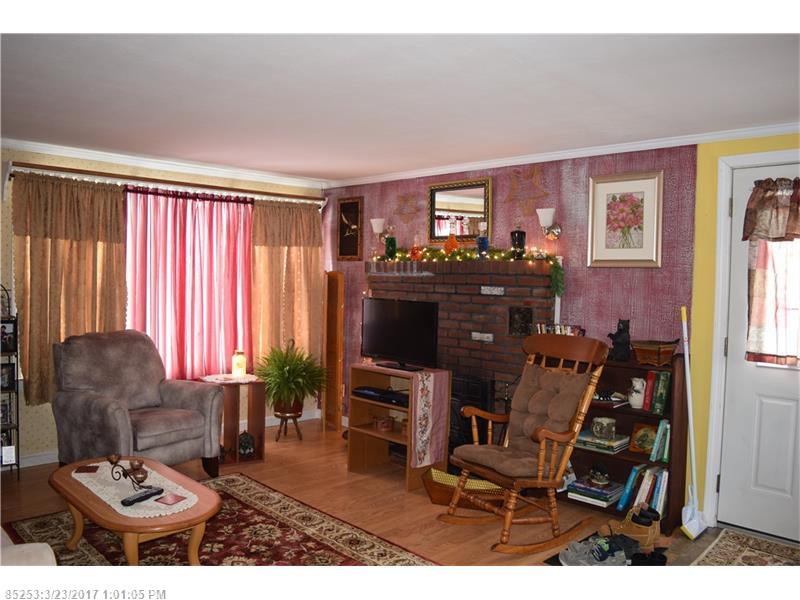 23 Warsaw CIR, Lincoln, ME 04457