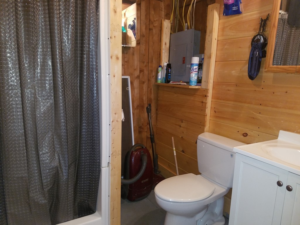 73 Cobblestone Drive, Lincoln, ME 04457