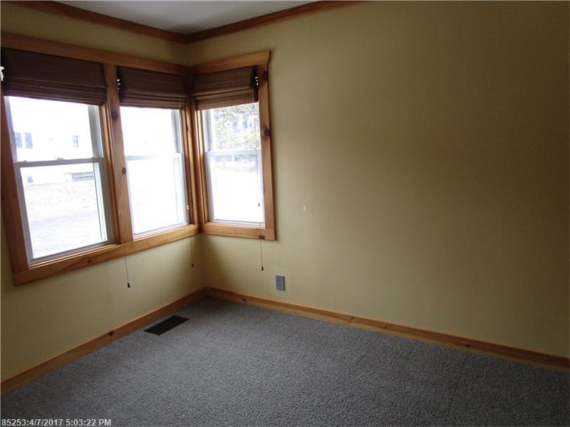 12 Hunts CT, Old Town, ME 04468