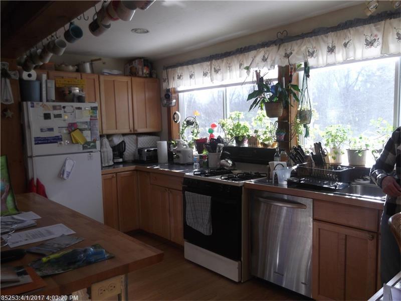 19 Ames LN, Sangerville, ME 04479